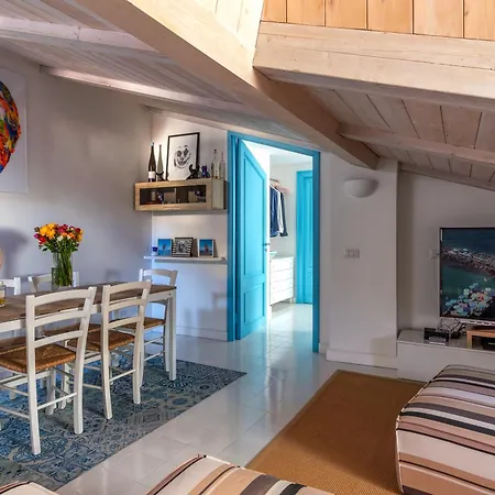 Apartment Mansarda Del Corso *